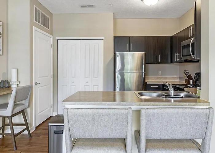 Landing Modern With Amazing Amenities Apartment